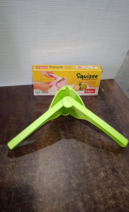 Liger Plastic Manual Handheld Lemon & Orange Squeezer Juice (1 Pc)