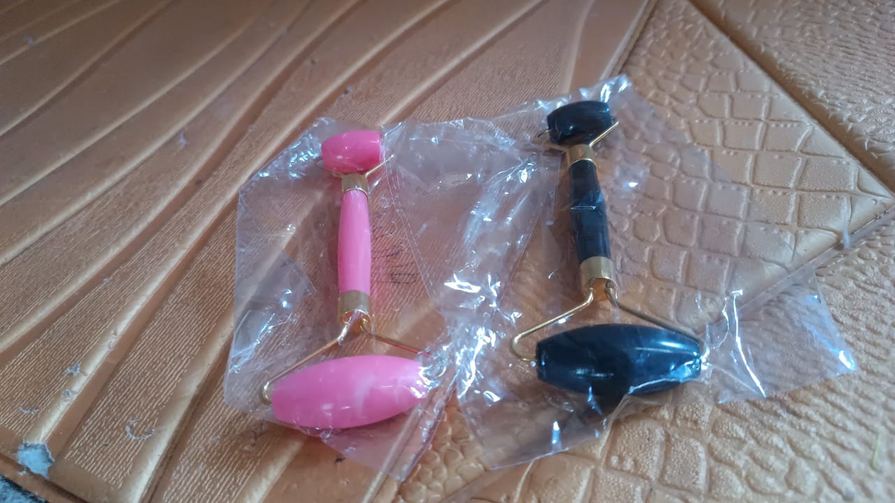 Double Ended Smooth Facial Massage Rollers (1 Pc / Mix Color)